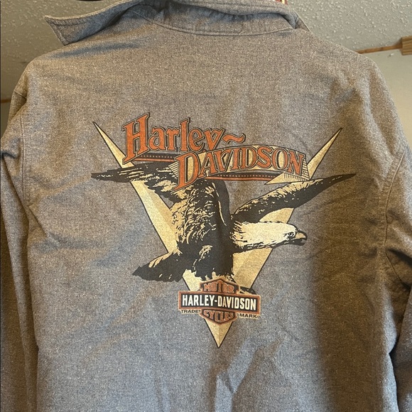 Ladies XL Harley Davidson Button Up Shirt. Eagle print on the back. Vintage - Picture 6 of 7